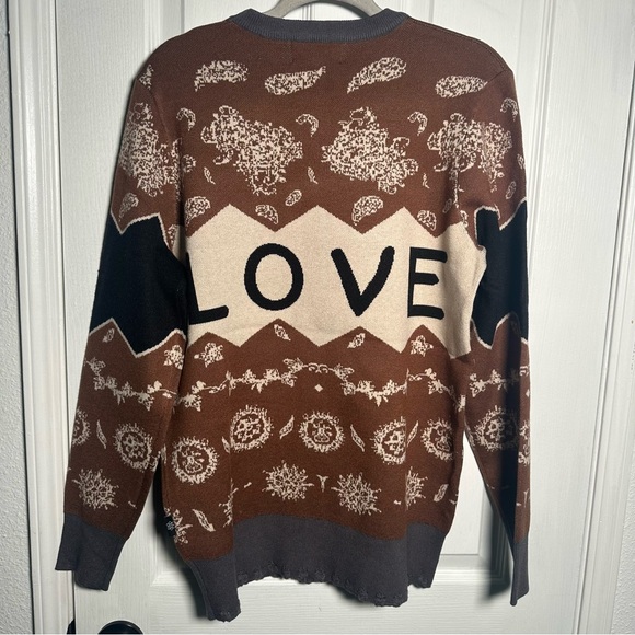 The Hideout Clothing Sweater NWT Size Medium - Picture 2 of 3